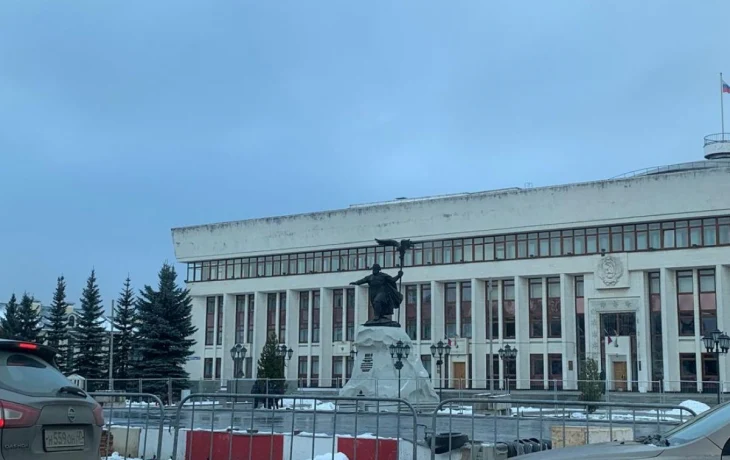 Даты открытия и режим работы бесплатного катка у здания областной администрации назвали в Калуге