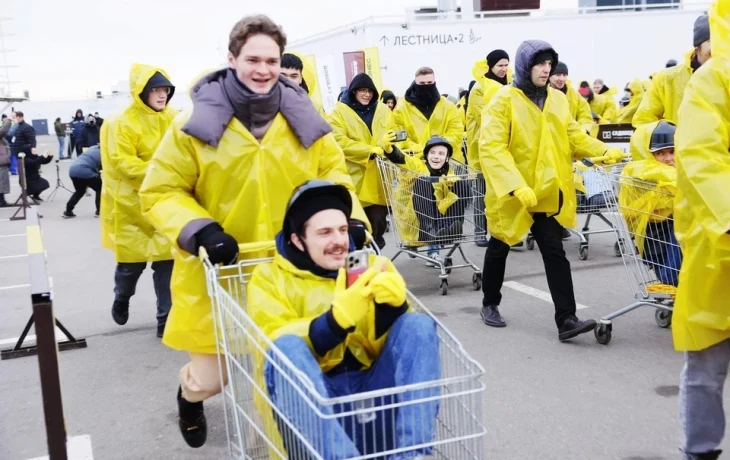 Предприниматели устроили гонку на продуктовых тележках и попали в &laquo;Книгу Рекордов России&raquo; и стран БР