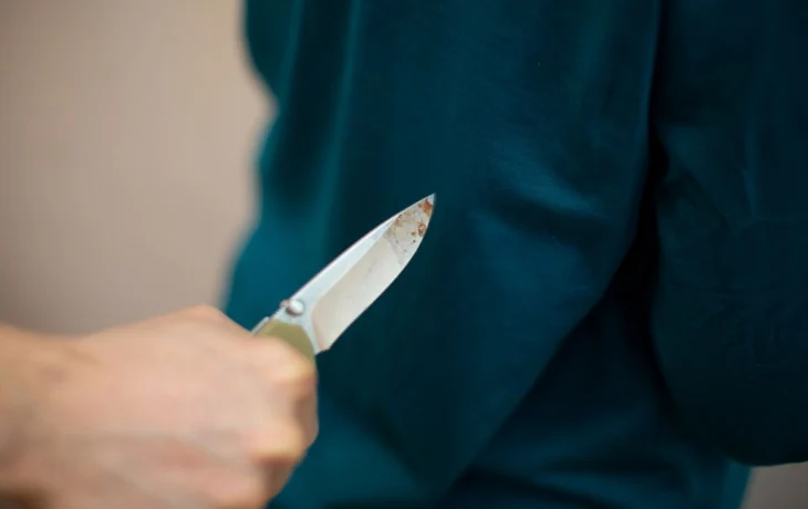 В Калуге перед судом предстанет мужчина, нанесший ножевое ранение знакомому